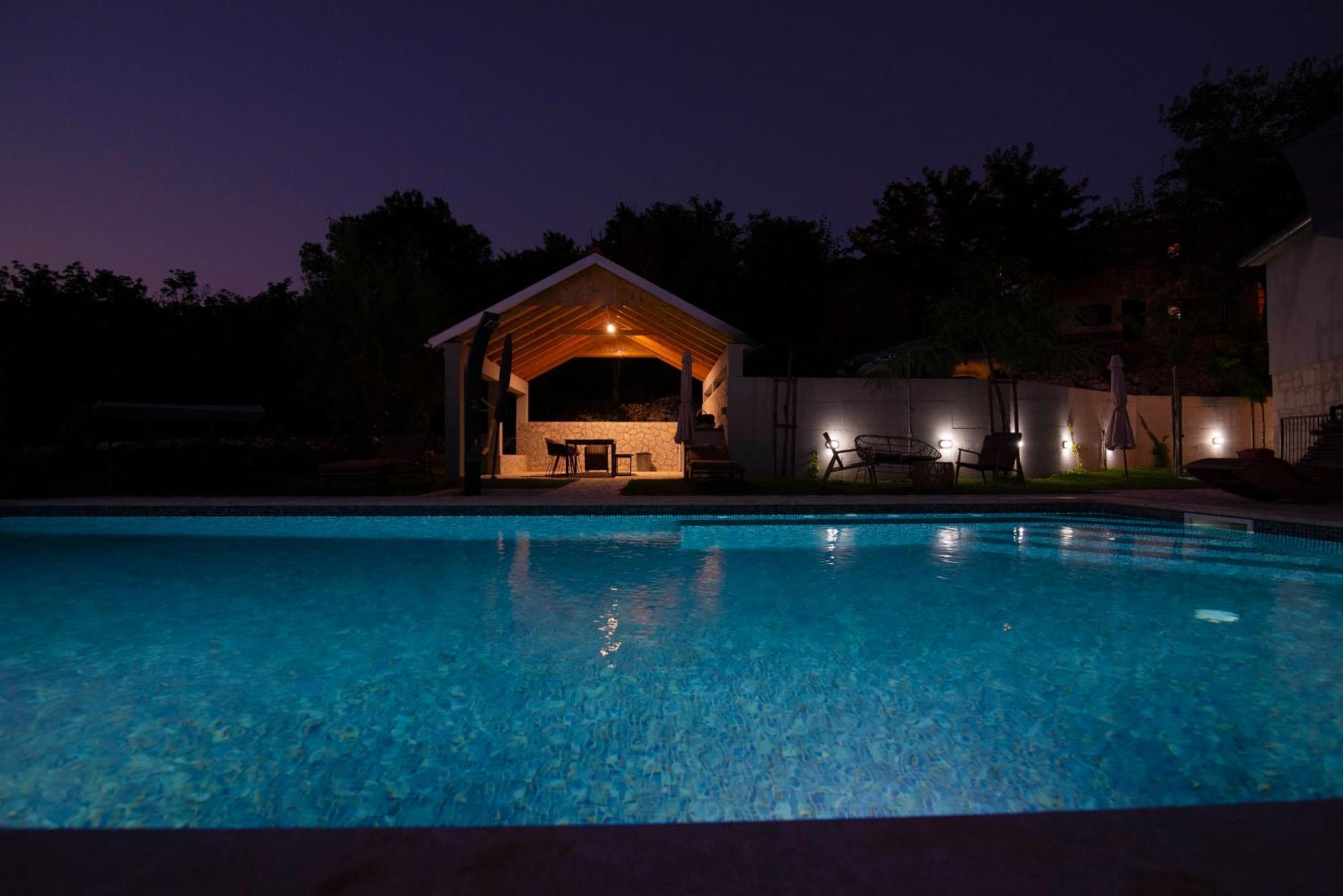 Villa Vita Trilj Bagian luar foto